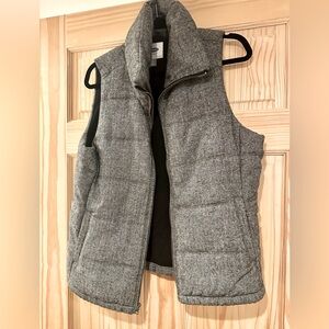 Large Old Navy Black/Gray/White Herringbone Vest